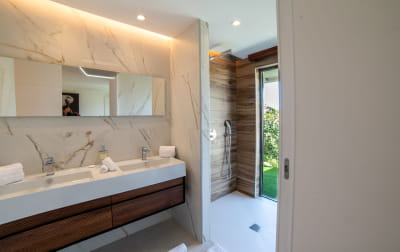 GRENADINES